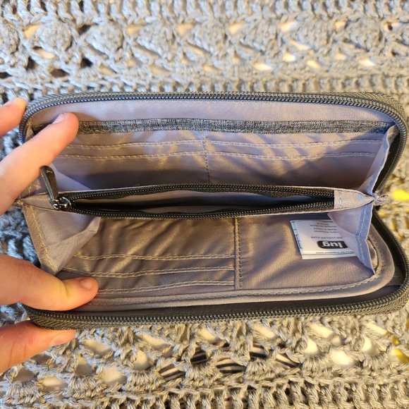 LUG Shuffle - Gray Wallet - Picture 4 of 4
